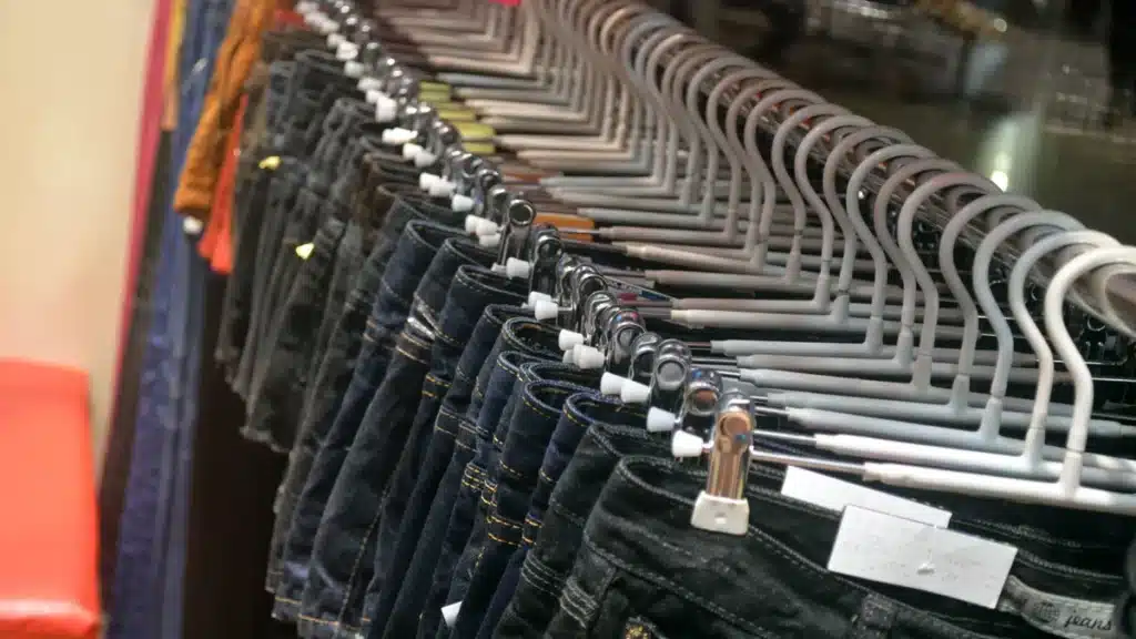 Buying ready-made garments from Egypt in bulk: specification questions before ordering | منتجات مصرية عالية الجودة Real buyer review scene for ready-made garments samples