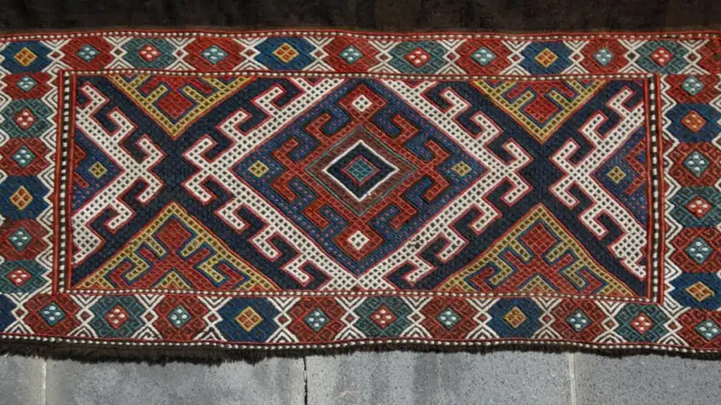 How to compare Egyptian carpets and rugs offers without relying on price alone | منتجات مصرية عالية الجودة Real buyer review scene for carpets and rugs samples