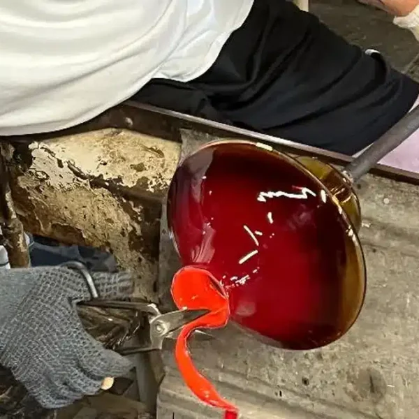 Real buyer review scene for glassware samples